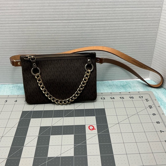 Brown Crossbody Bag with Chain Detail - Picture 1 of 8